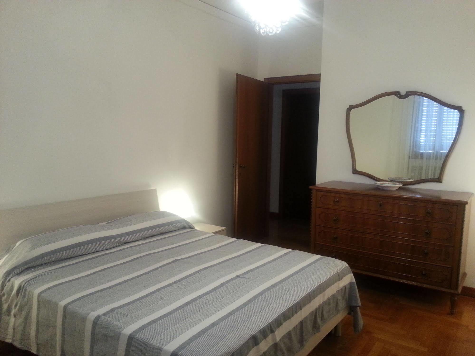 Appartamento Con 2 Camere E Garage Privato! Padua Exterior foto